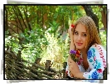Blondynka, Makijaż, Bukiecik, Ogrodzenie, Park, Wiosna