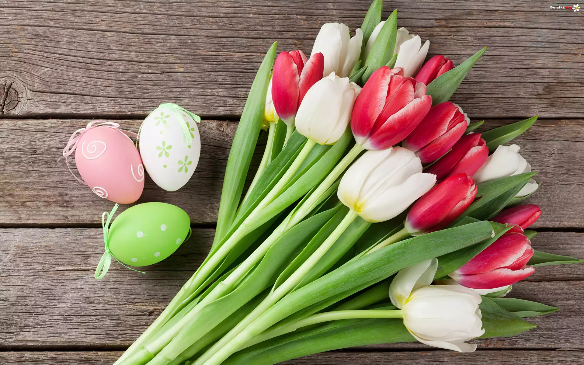 Kwiaty, Bukiet, Białe, Czerwone, Tulipany, Kolorowe, Pisanki, Deski